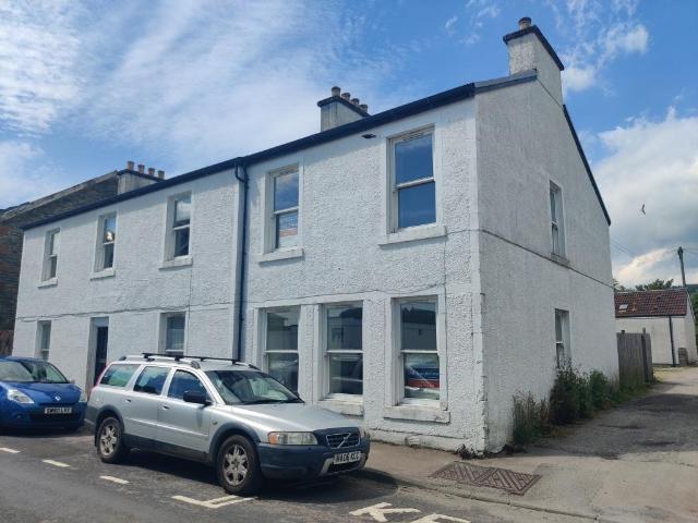 2 bedroom ground flat for sale