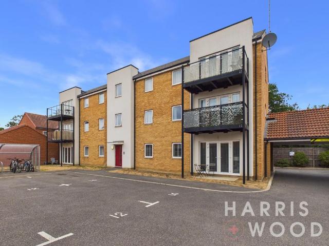 2 bedroom ground flat for sale