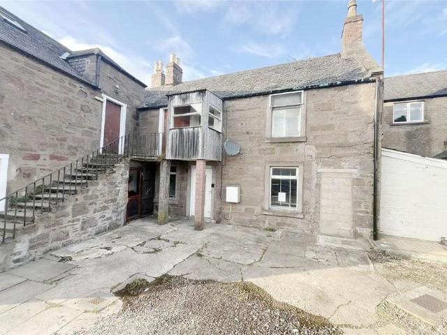 2 bedroom ground flat for sale