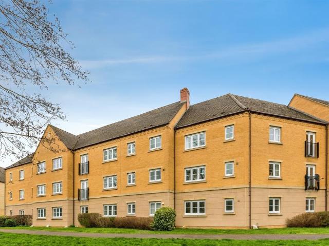 2 bedroom ground flat for sale
