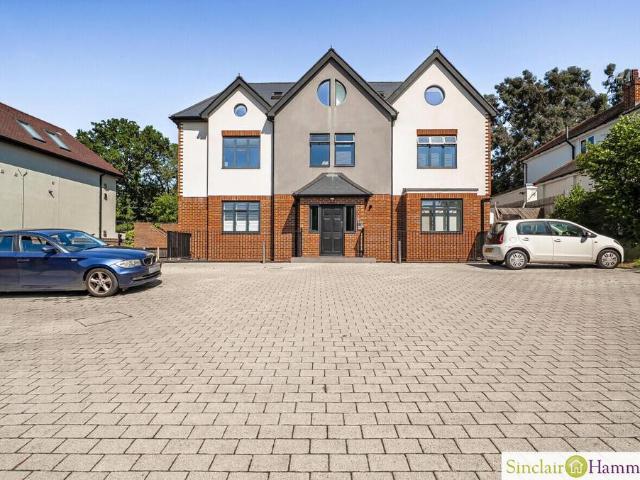 2 bedroom ground flat for sale