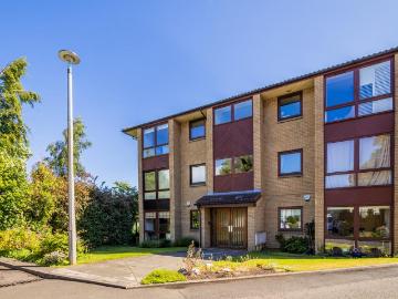2 bedroom ground flat for sale