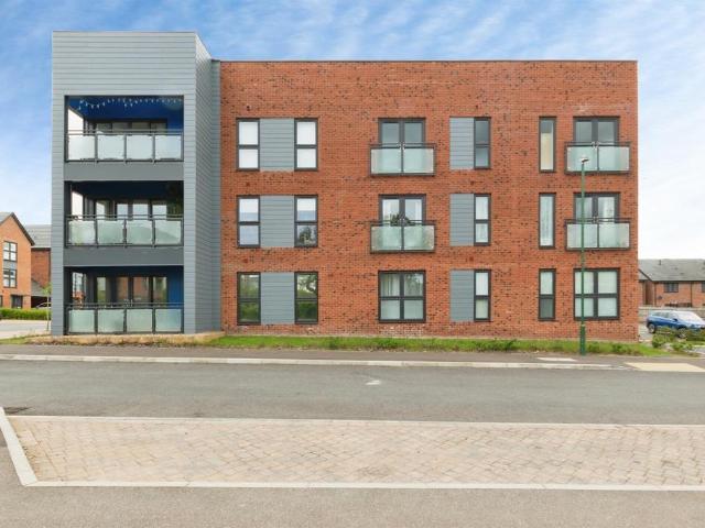 2 bedroom flat for sale