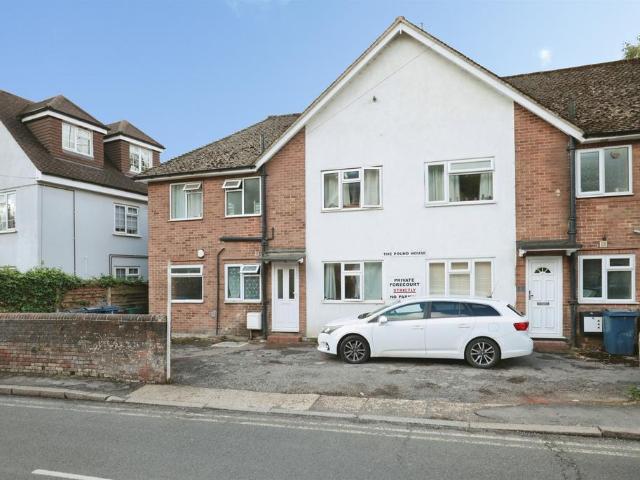 2 bedroom ground flat for sale