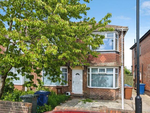 2 bedroom ground flat for sale