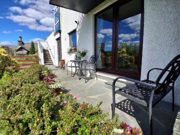 2 bedroom ground flat for sale
