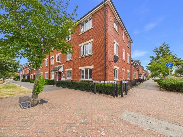 2 bedroom ground flat for sale