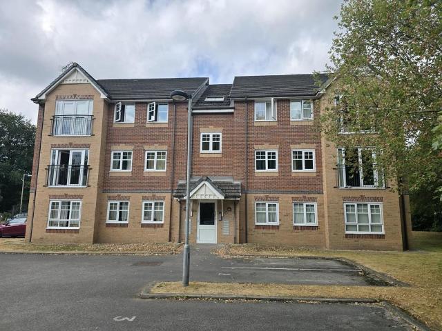 2 bedroom ground flat for sale