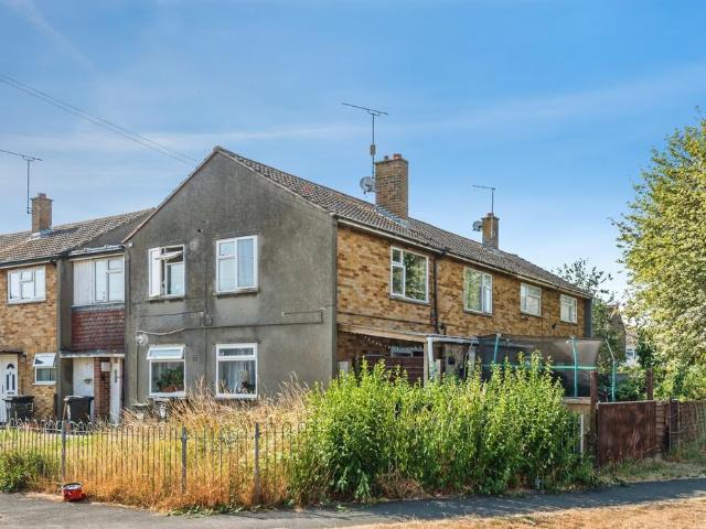 2 bedroom ground flat for sale