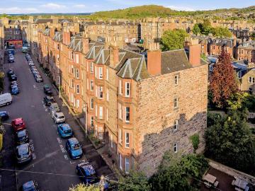2 bedroom ground flat for sale