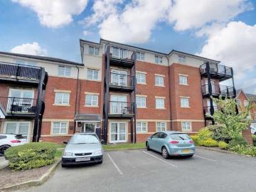 2 bedroom ground flat for sale