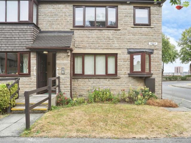 2 bedroom ground flat for sale