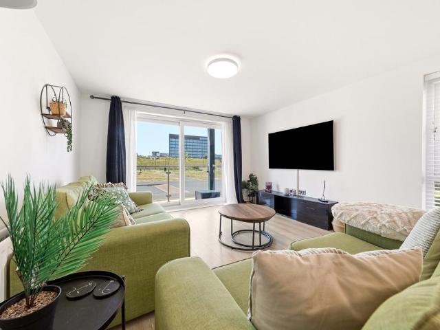 2 bedroom ground flat for sale