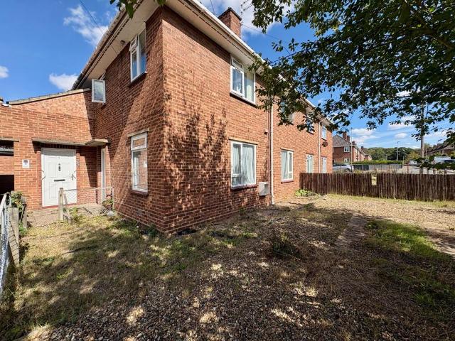 2 bedroom ground flat for sale