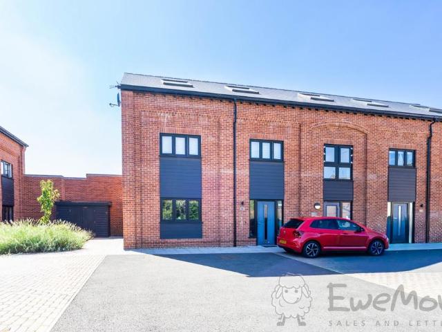 2 bedroom ground flat for sale