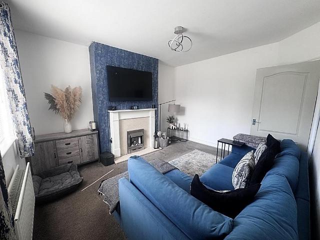 2 bedroom ground flat for sale