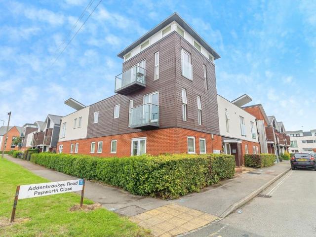 2 bedroom ground flat for sale