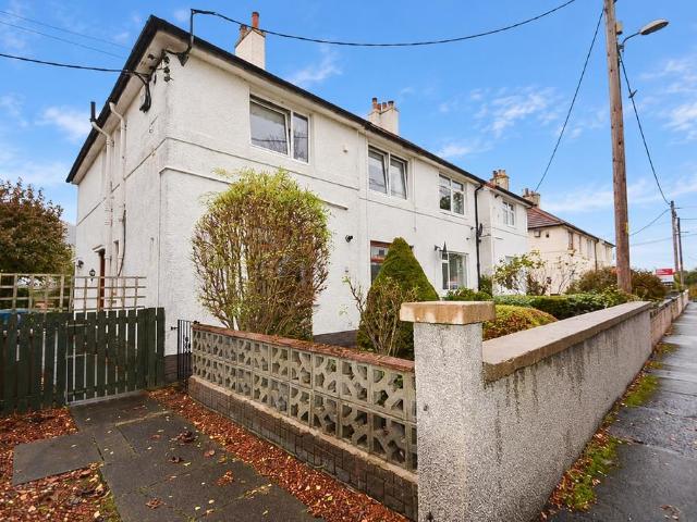 2 bedroom ground flat for sale