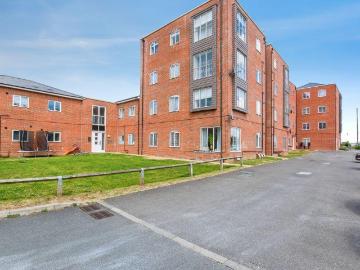 2 bedroom ground flat for sale