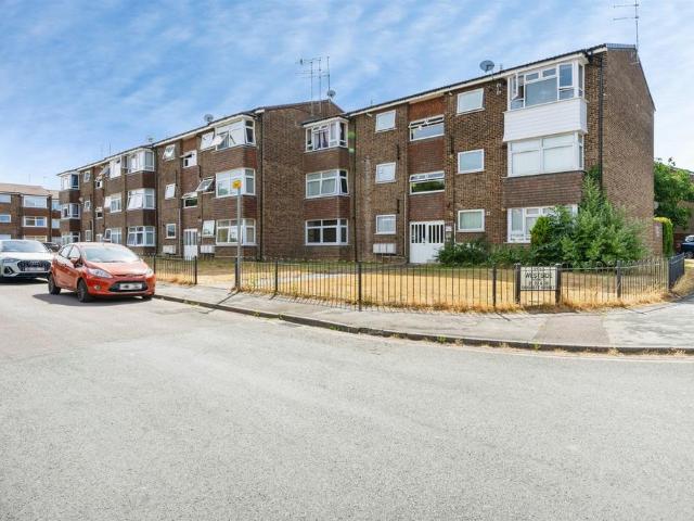 2 bedroom ground flat for sale