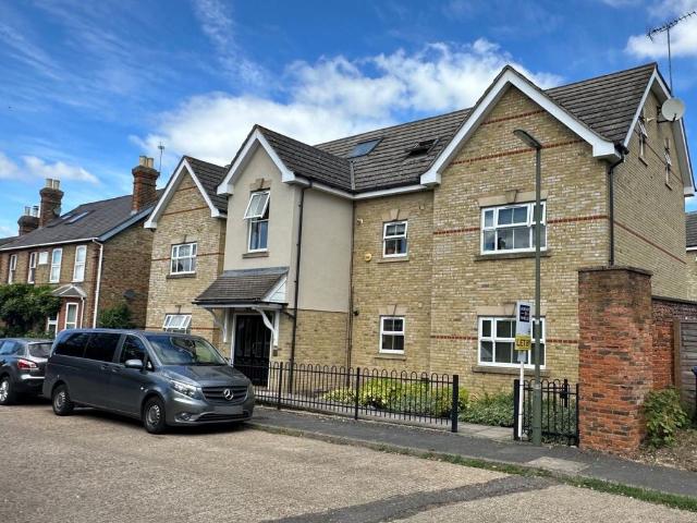 2 bedroom ground flat for sale