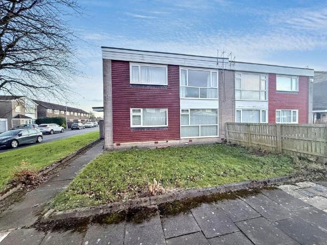 2 bedroom ground flat for sale