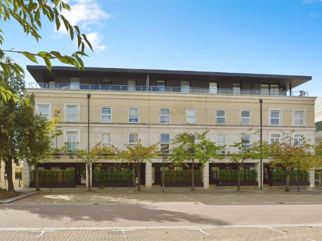 2 bedroom ground flat for sale