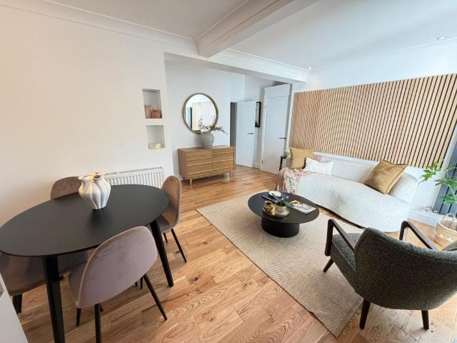 2 bedroom flat for sale
