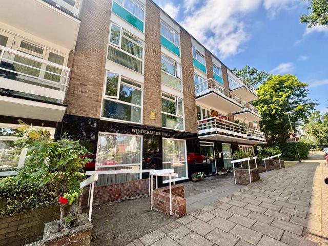 2 bedroom ground flat for sale