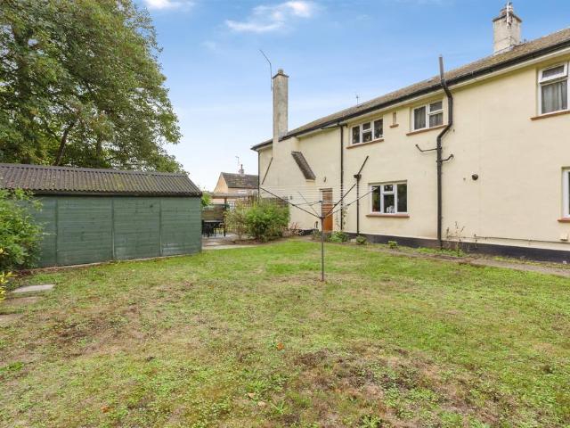 2 bedroom ground flat for sale