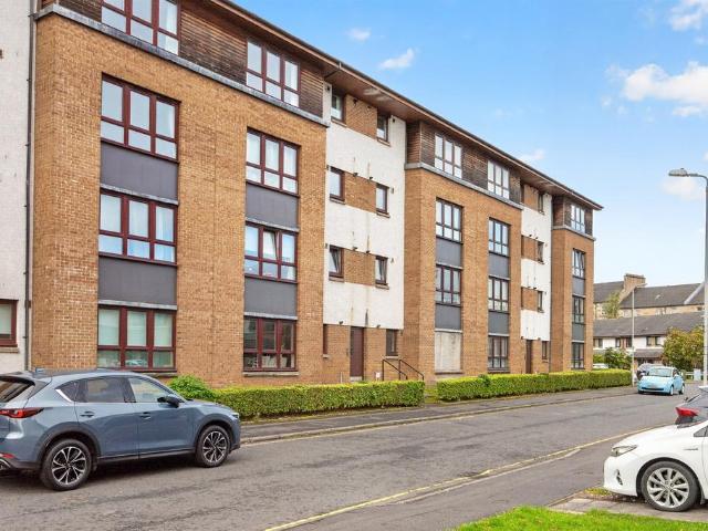 2 bedroom ground flat for sale