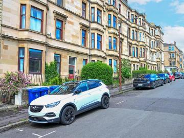 2 bedroom ground flat for sale