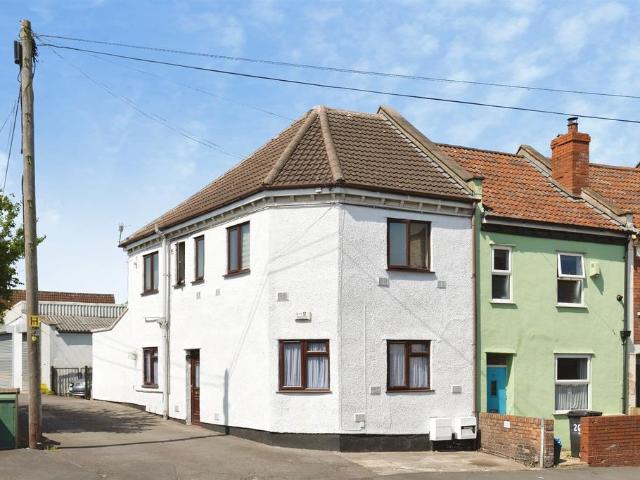 2 bedroom ground flat for sale