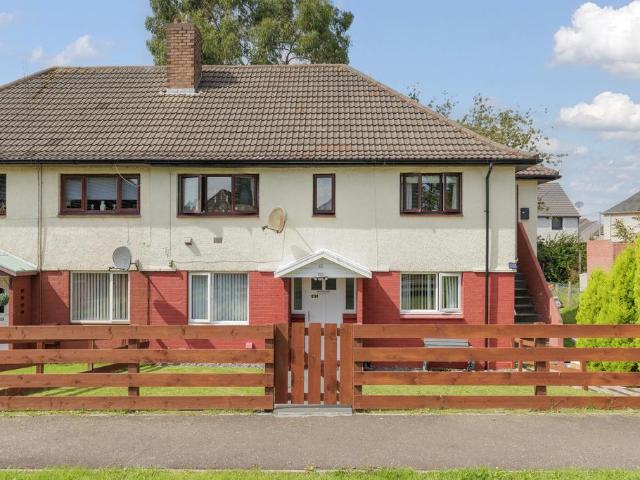 2 bedroom ground flat for sale