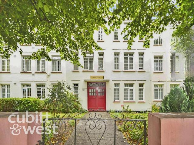 2 bedroom ground flat for sale
