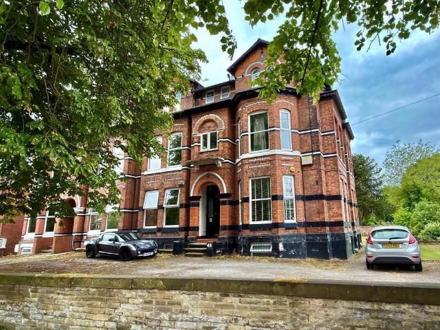 2 bedroom ground flat for sale