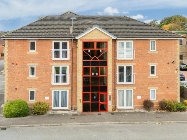 2 bedroom ground flat for sale