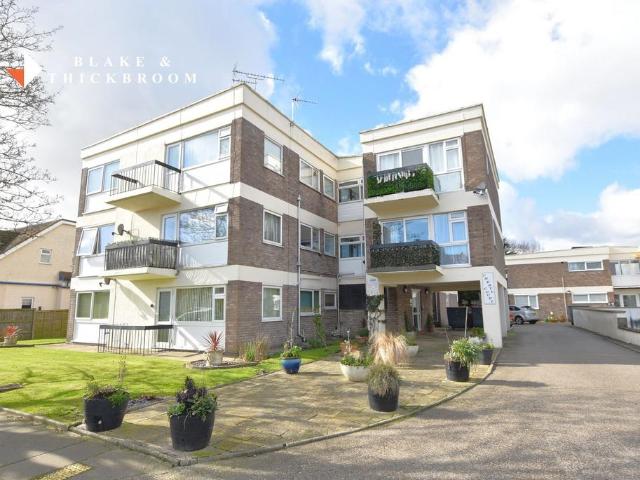 2 bedroom ground flat for sale