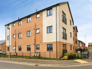 2 bedroom ground flat for sale