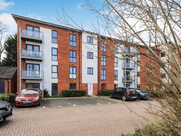 2 bedroom ground flat for sale