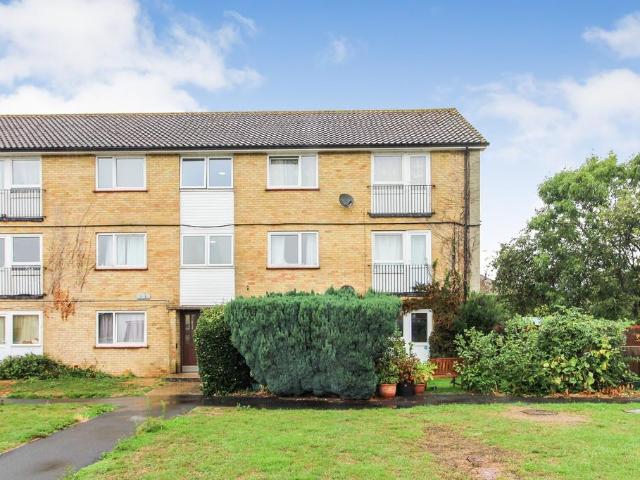 2 bedroom ground flat for sale