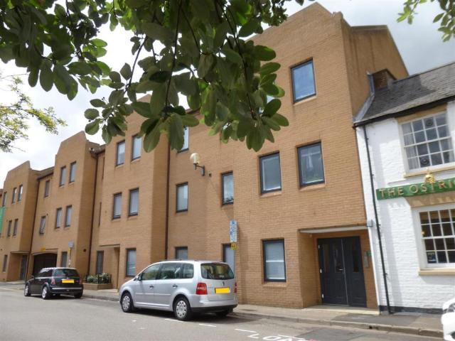 2 bedroom ground flat for sale