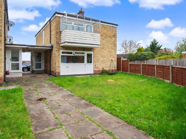 2 bedroom ground flat for sale