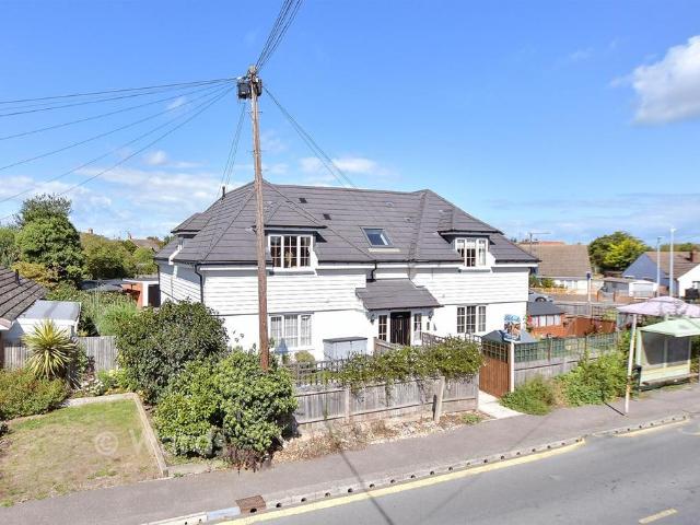 2 bedroom ground flat for sale