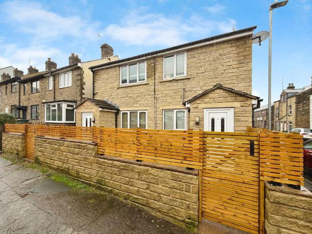 2 bedroom ground flat for sale