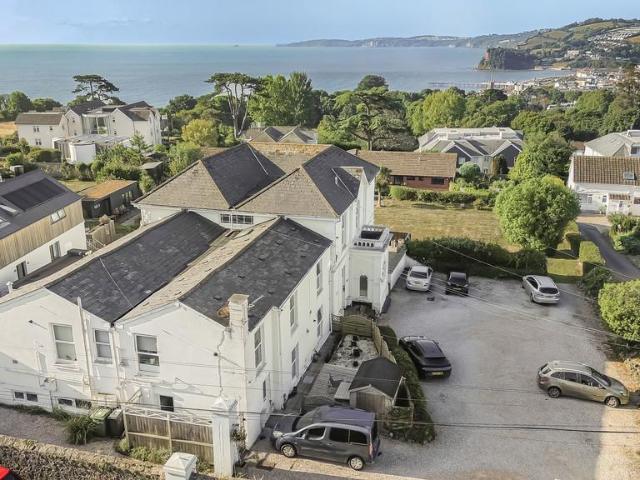 2 bedroom ground flat for sale