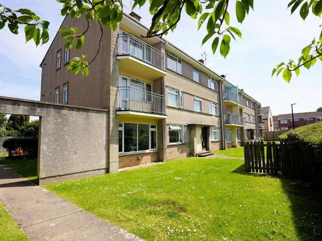 2 bedroom ground flat for sale