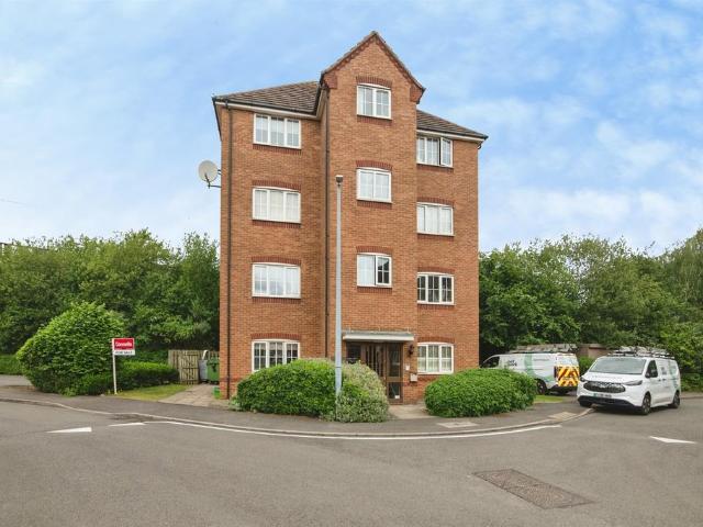 2 bedroom ground flat for sale