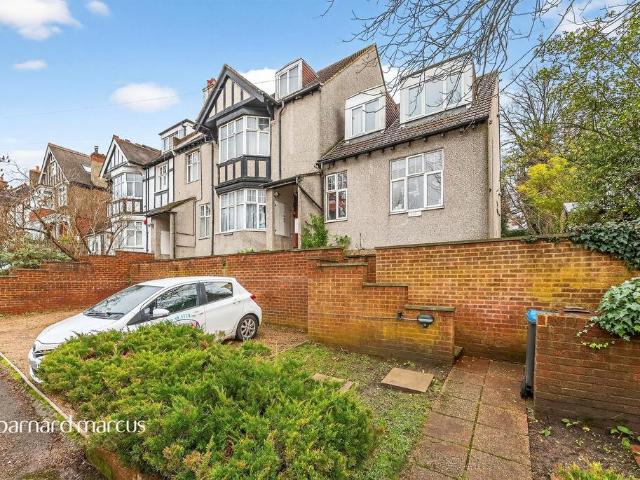 2 bedroom ground flat for sale