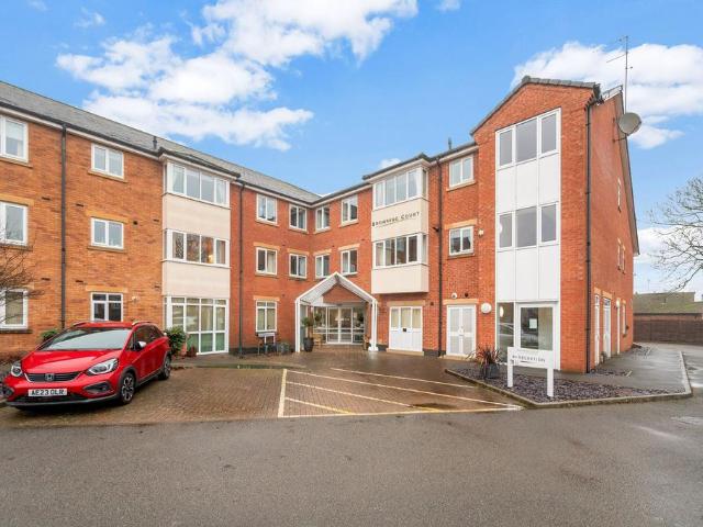 2 bedroom ground flat for sale